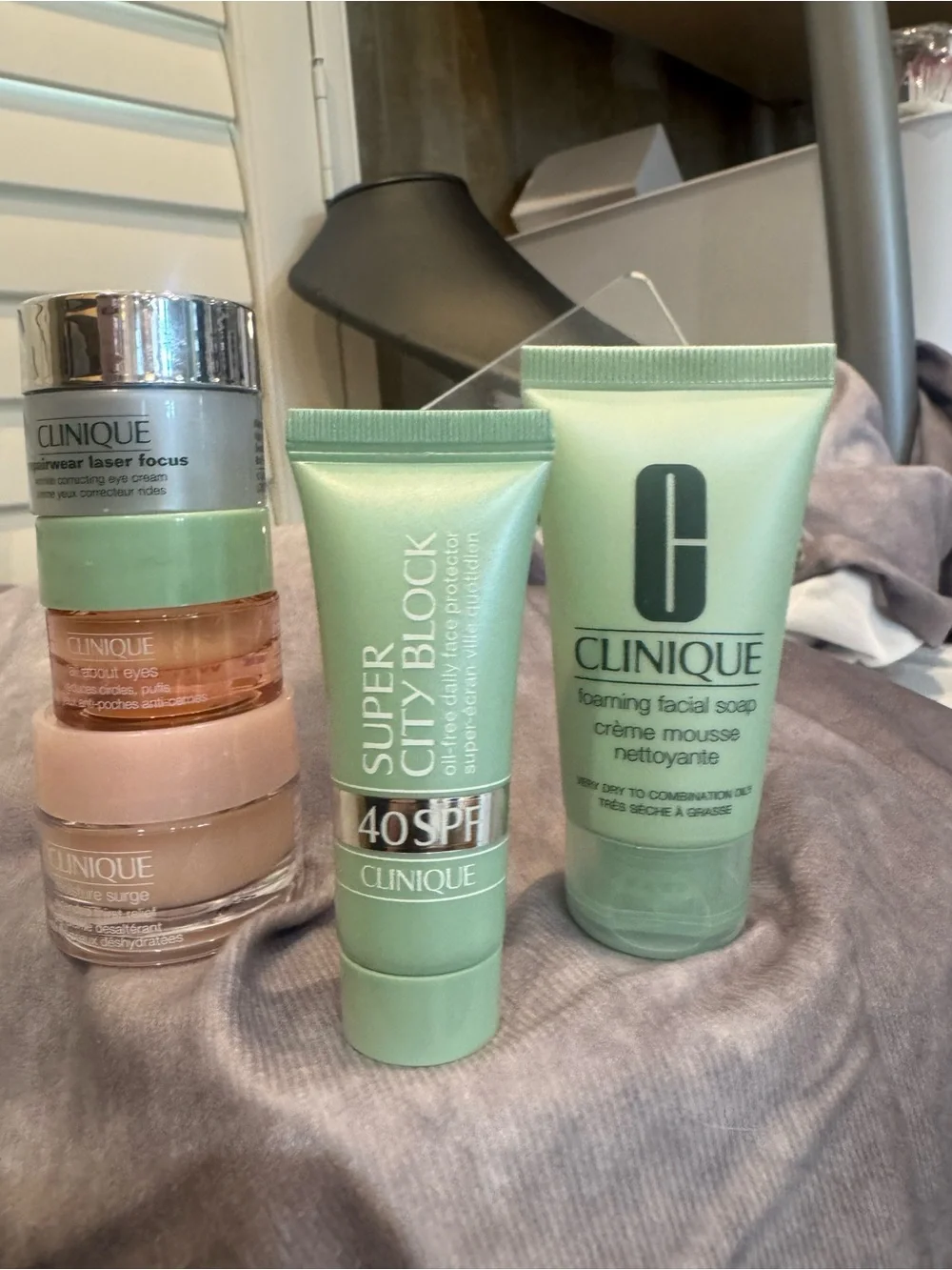 Clinique  Skincare Trio-SPF 40 Super City Block & Foaming Facial laser focus Lot